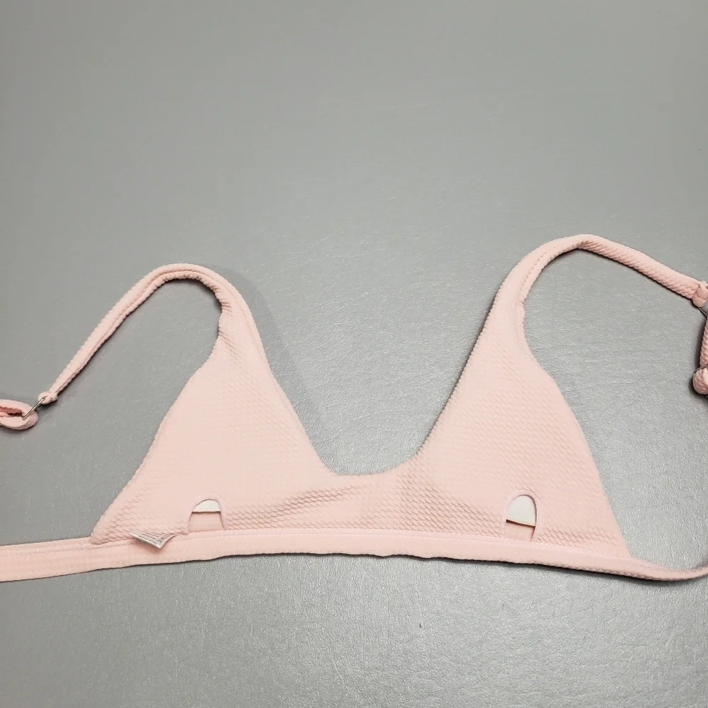 Light pink bikini top size medium